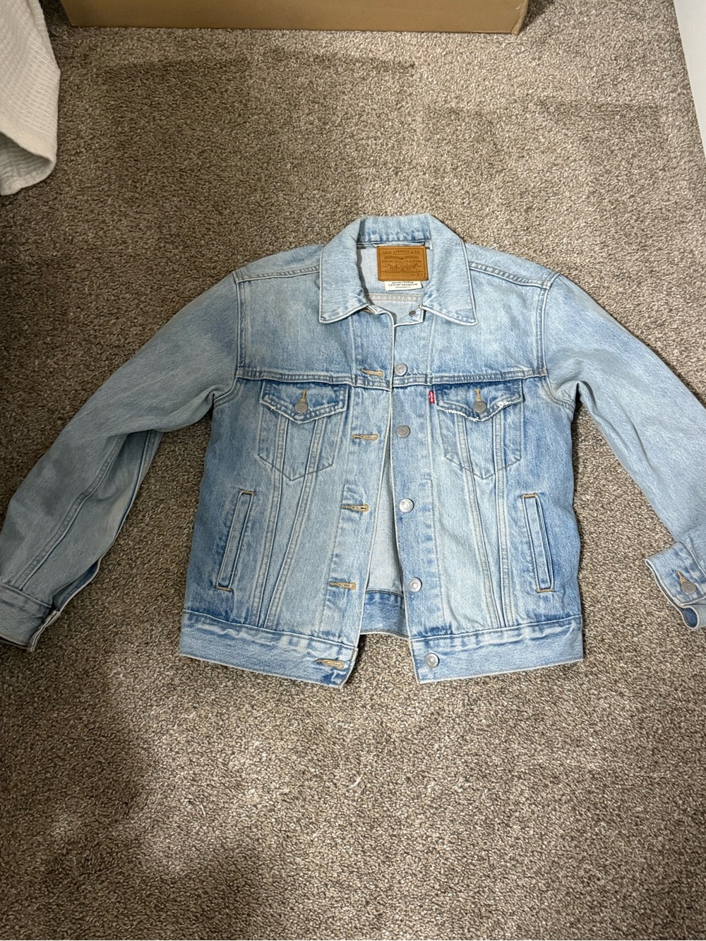 Levi's Light Blue Denim Trucker Jacket - Classic Men’s Shirt Jacket